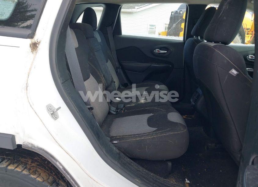 Photo 8 of 2016 Jeep Cherokee SPORT (VIN 1C4PJMAB7GW290022)