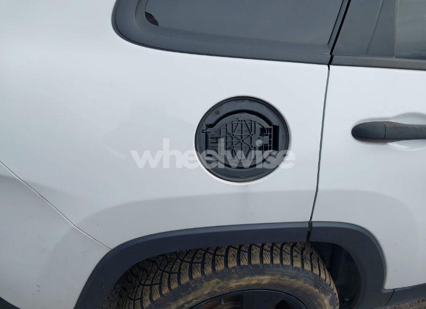 Photo 18 of 2016 Jeep Cherokee ALTITUDE (VIN 1C4PJMAB7GW314075)
