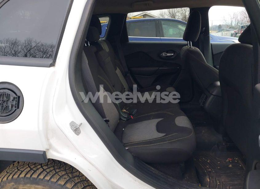 Photo 8 of 2016 Jeep Cherokee ALTITUDE (VIN 1C4PJMAB7GW314075)