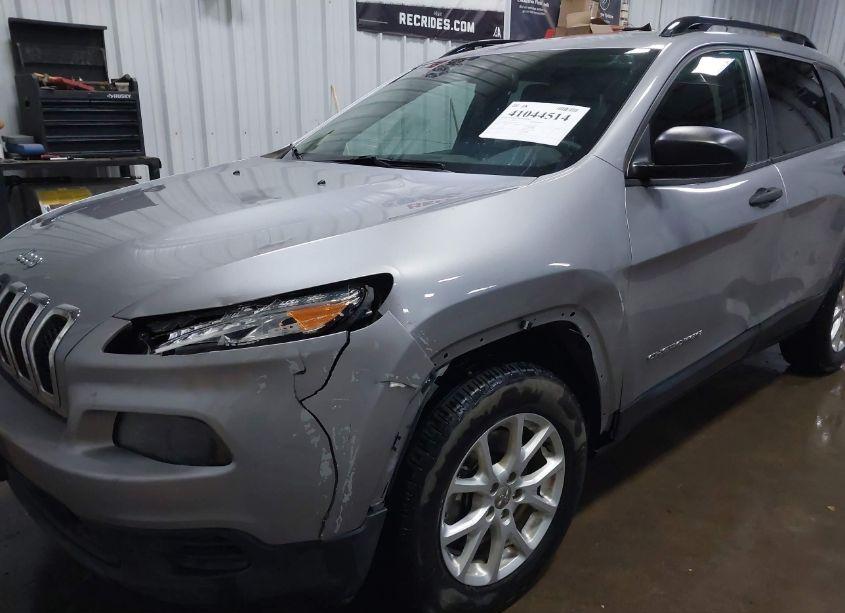 Photo 6 of 2017 Jeep Cherokee SPORT 4X4 (VIN 1C4PJMAB8HW596583)