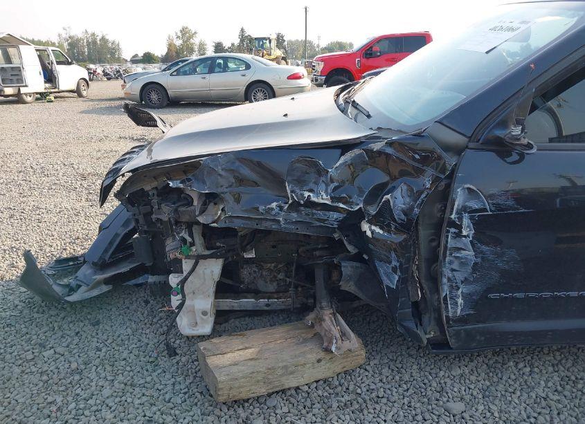 Photo 6 of 2014 Jeep Cherokee SPORT (VIN 1C4PJMAB9EW209857)