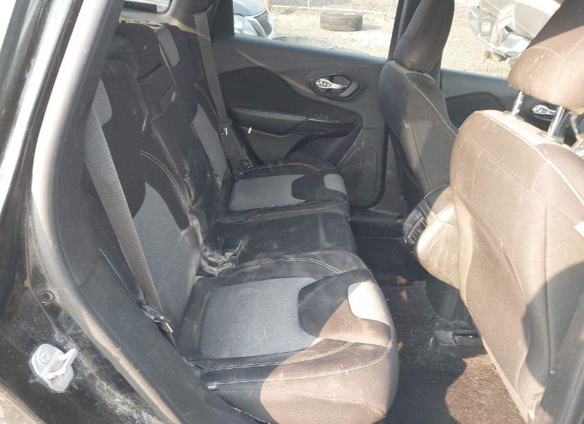 Photo 8 of 2014 Jeep Cherokee SPORT (VIN 1C4PJMAB9EW209857)