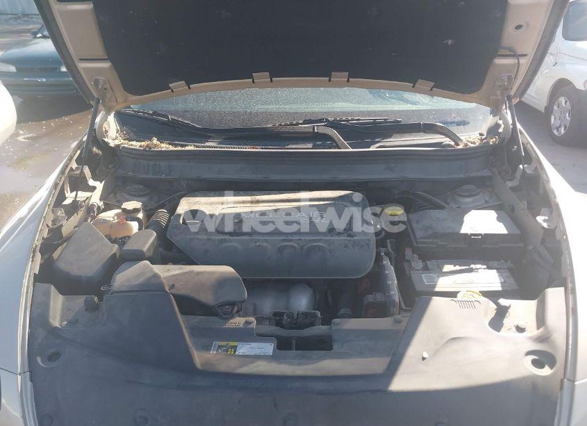 Photo 10 of 2015 Jeep Cherokee SPORT (VIN 1C4PJMAB9FW520075)