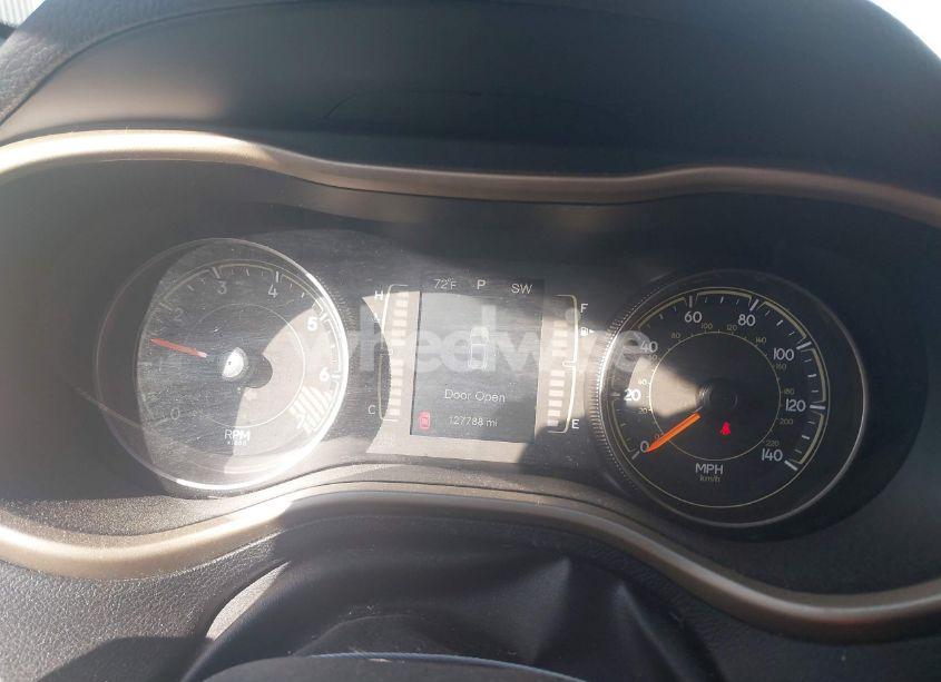 Photo 15 of 2015 Jeep Cherokee SPORT (VIN 1C4PJMAB9FW520075)