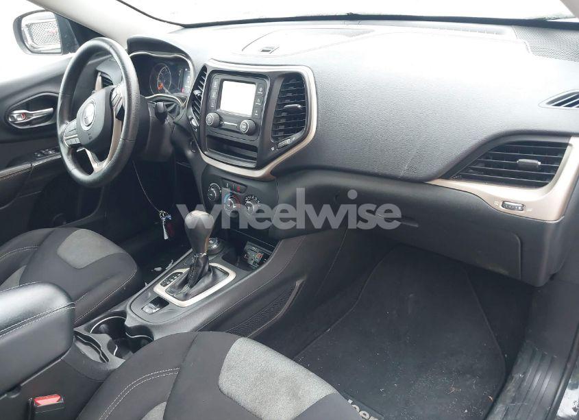 Photo 5 of 2015 Jeep Cherokee SPORT (VIN 1C4PJMAB9FW541430)