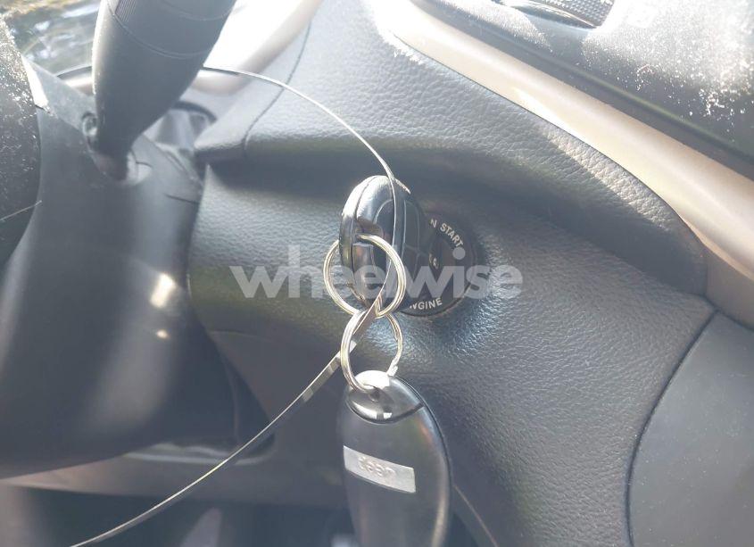 Photo 11 of 2015 Jeep Cherokee SPORT (VIN 1C4PJMAB9FW675323)