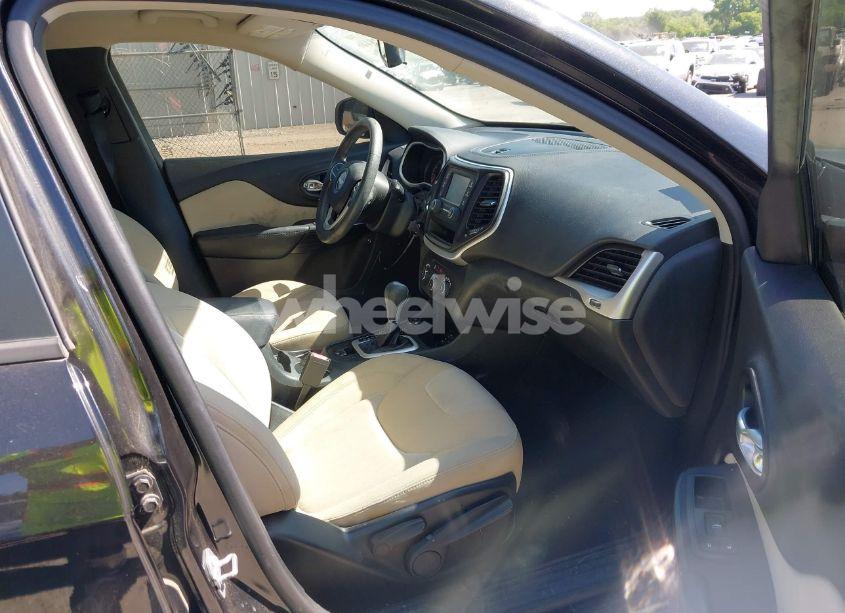 Photo 5 of 2016 Jeep Cherokee SPORT (VIN 1C4PJMAB9GW145256)