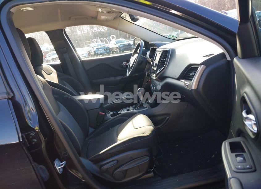 Photo 5 of 2014 Jeep Cherokee SPORT (VIN 1C4PJMABXEW260543)