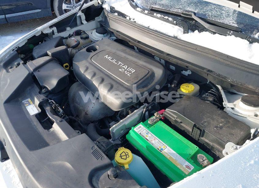 Photo 10 of 2015 Jeep Cherokee SPORT (VIN 1C4PJMABXFW772983)