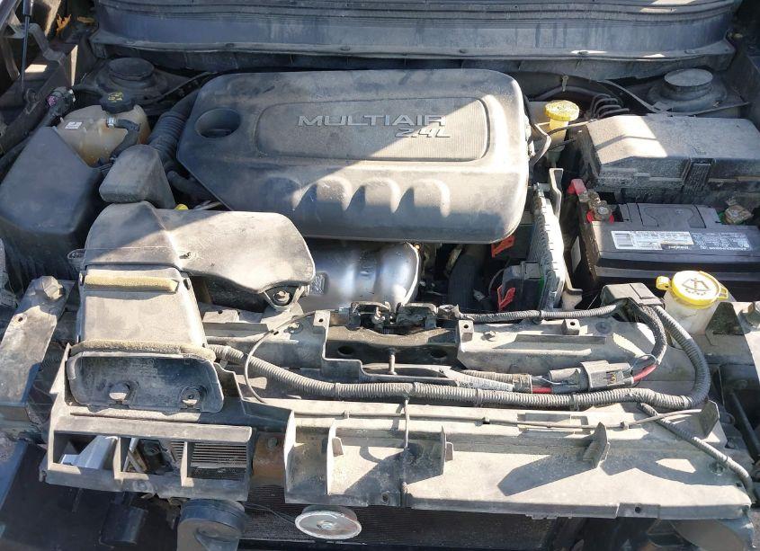 Photo 10 of 2015 Jeep Cherokee SPORT (VIN 1C4PJMABXFW777035)