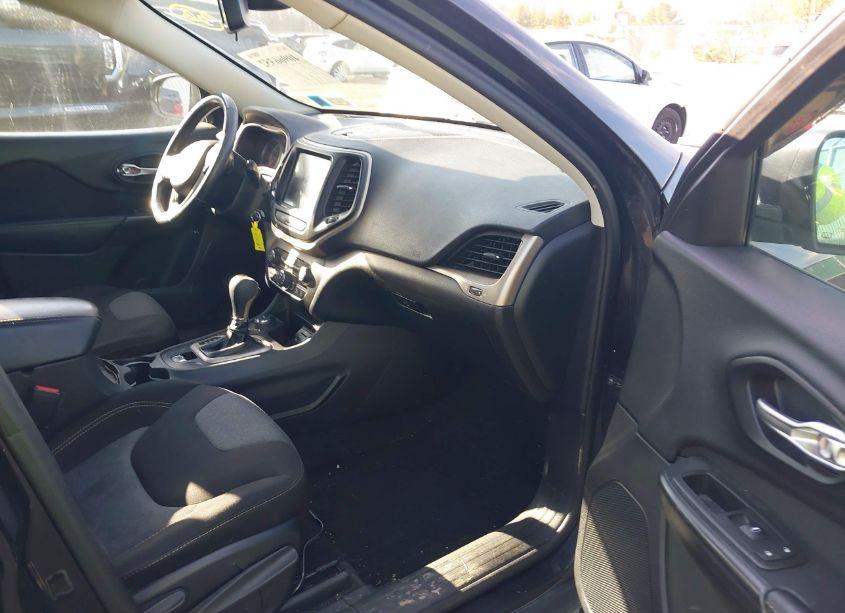 Photo 5 of 2015 Jeep Cherokee SPORT (VIN 1C4PJMABXFW777035)