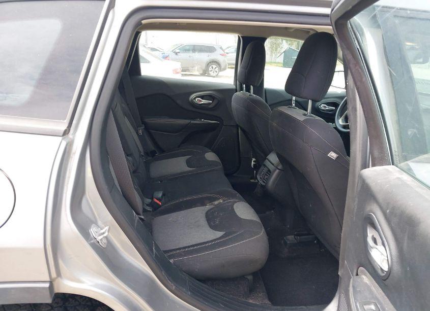 Photo 8 of 2016 Jeep Cherokee SPORT (VIN 1C4PJMABXGW292329)