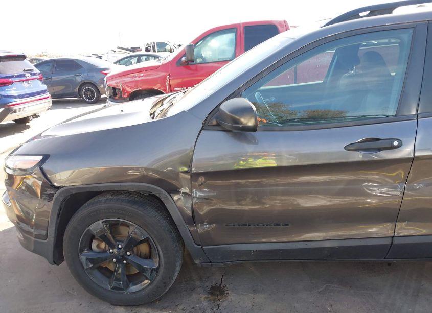 Photo 19 of 2016 Jeep Cherokee ALTITUDE (VIN 1C4PJMABXGW368356)