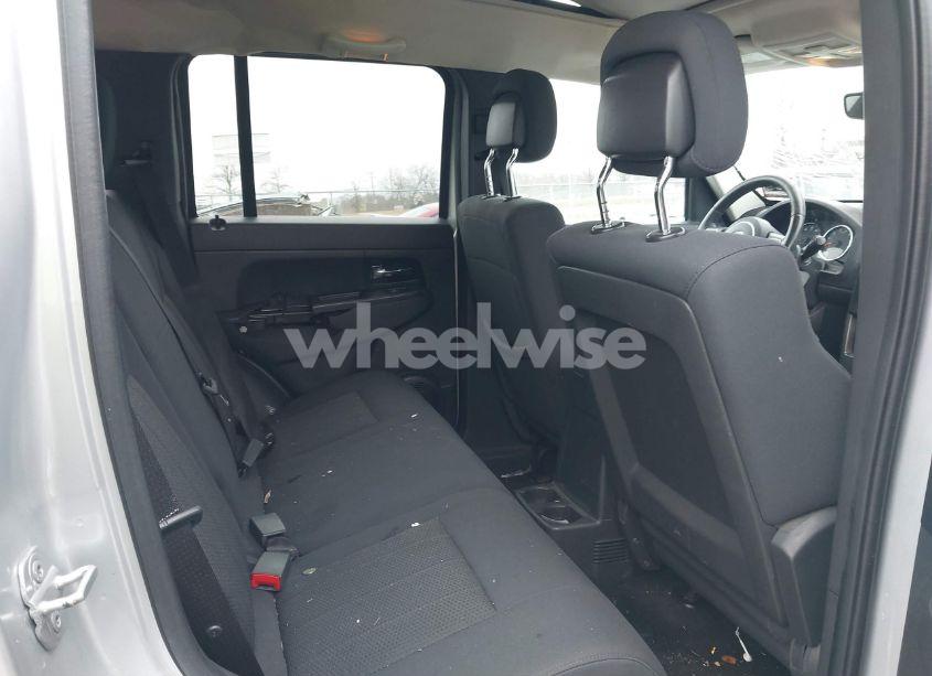 Photo 8 of 2012 Jeep Liberty SPORT (VIN 1C4PJMAK1CW152938)