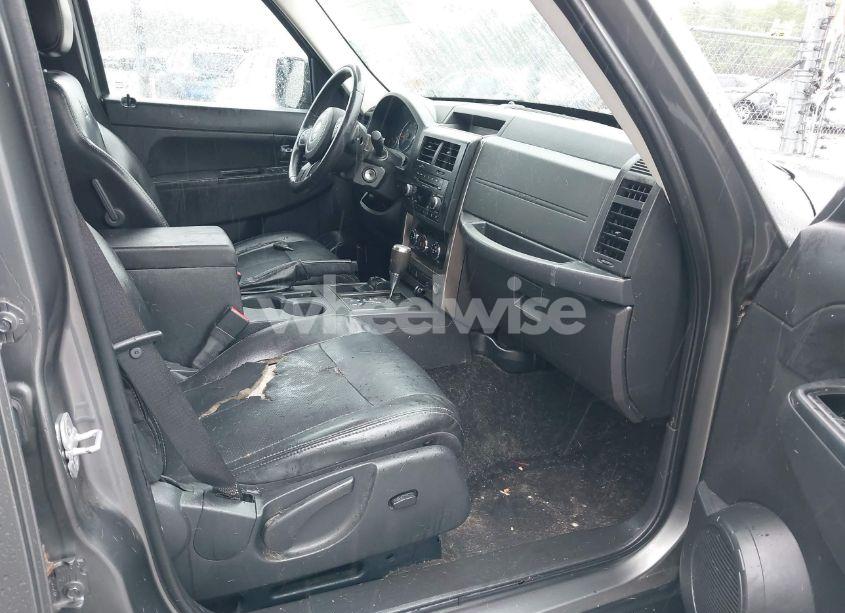 Photo 5 of 2012 Jeep Liberty SPORT (VIN 1C4PJMAK1CW170372)