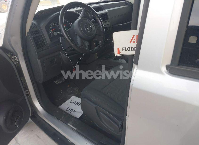 Photo 13 of 2012 Jeep Liberty SPORT (VIN 1C4PJMAK2CW132293)