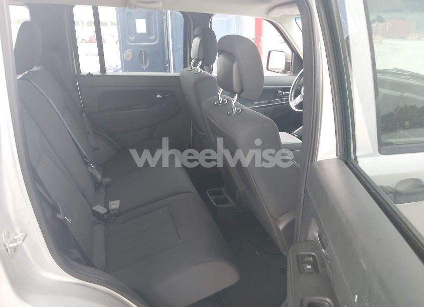 Photo 8 of 2012 Jeep Liberty SPORT (VIN 1C4PJMAK2CW132293)