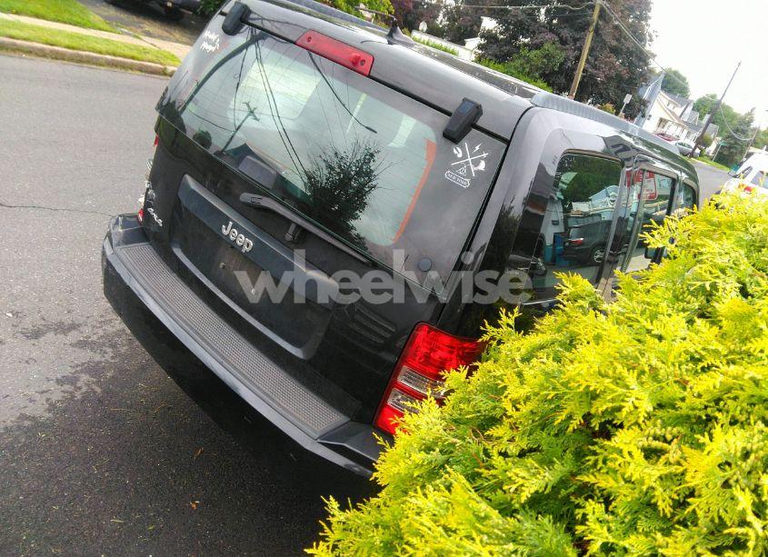 Photo 4 of 2012 Jeep Liberty SPORT (VIN 1C4PJMAK2CW154844)