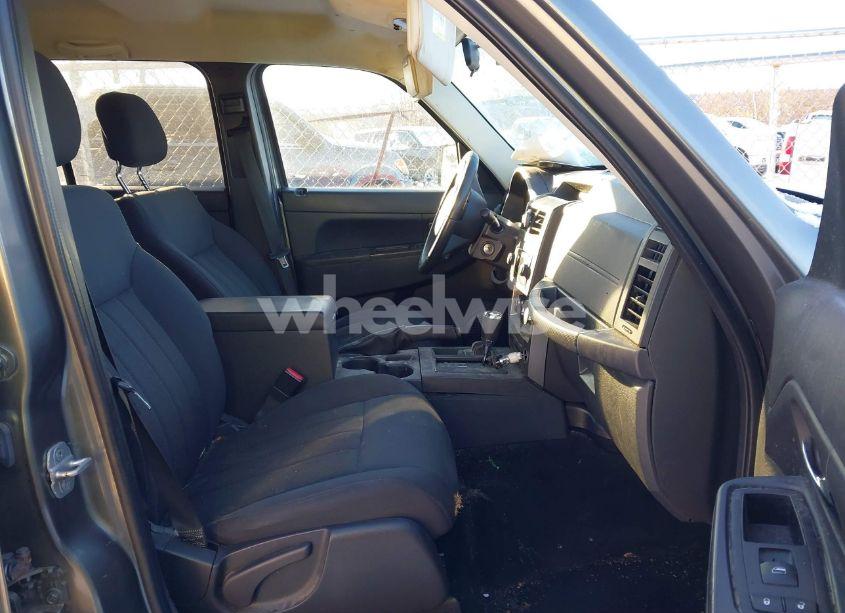 Photo 5 of 2012 Jeep Liberty SPORT (VIN 1C4PJMAK5CW150786)