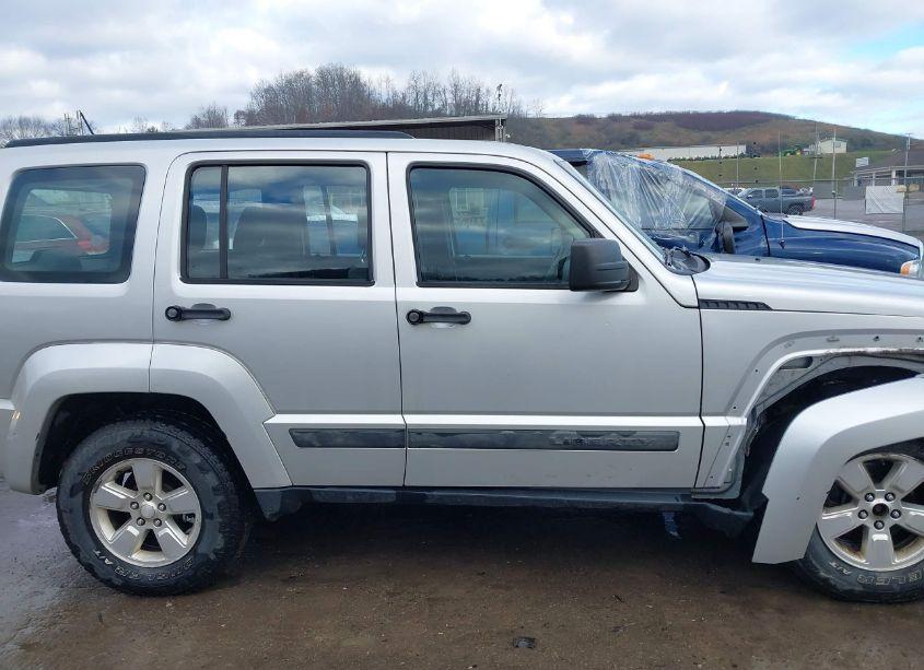 Photo 13 of 2012 Jeep Liberty SPORT (VIN 1C4PJMAK5CW172352)