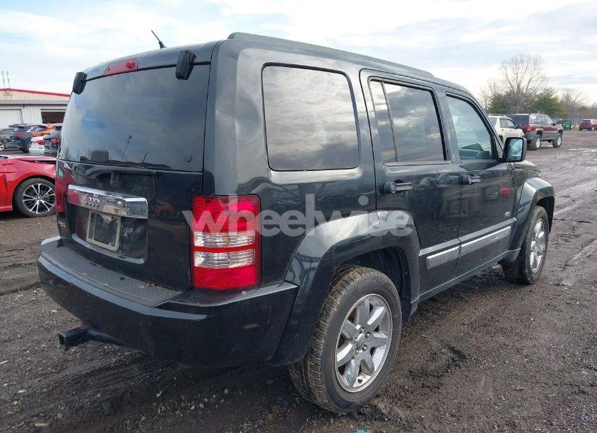 Photo 4 of 2012 Jeep Liberty SPORT (VIN 1C4PJMAK5CW172836)