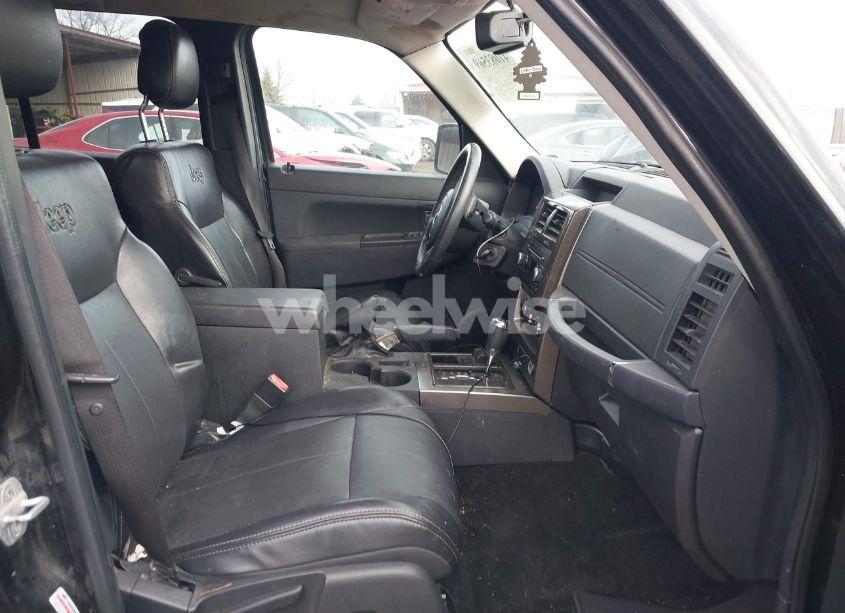 Photo 5 of 2012 Jeep Liberty SPORT (VIN 1C4PJMAK5CW172836)