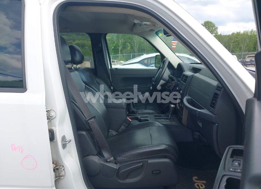 Photo 5 of 2012 Jeep Liberty SPORT (VIN 1C4PJMAK5CW195775)