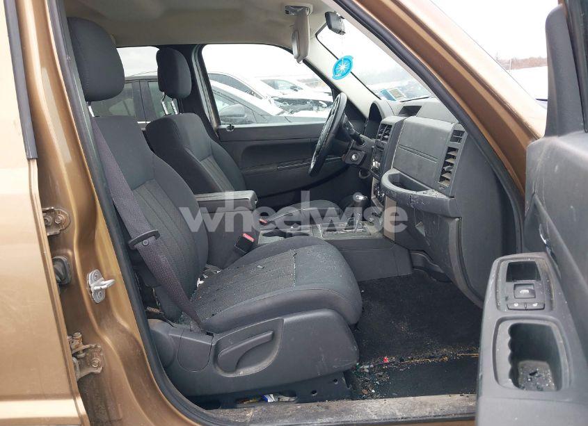 Photo 5 of 2012 Jeep Liberty SPORT (VIN 1C4PJMAK6CW136508)