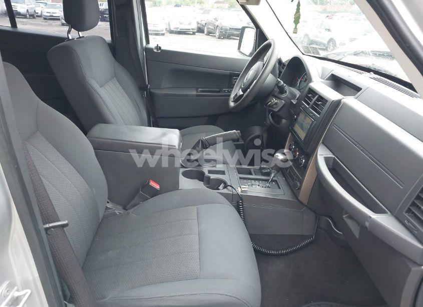 Photo 5 of 2012 Jeep Liberty SPORT (VIN 1C4PJMAK6CW181030)