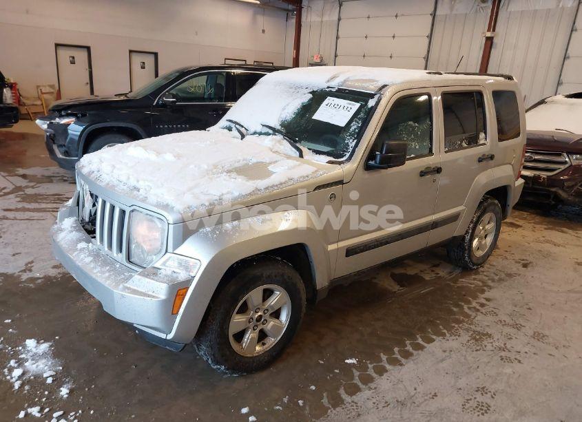 Photo 2 of 2012 Jeep Liberty SPORT (VIN 1C4PJMAK7CW177472)