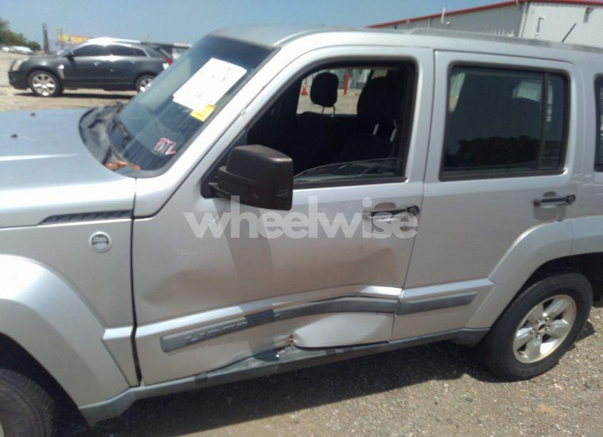 Photo 6 of 2012 Jeep Liberty SPORT (VIN 1C4PJMAK8CW101307)