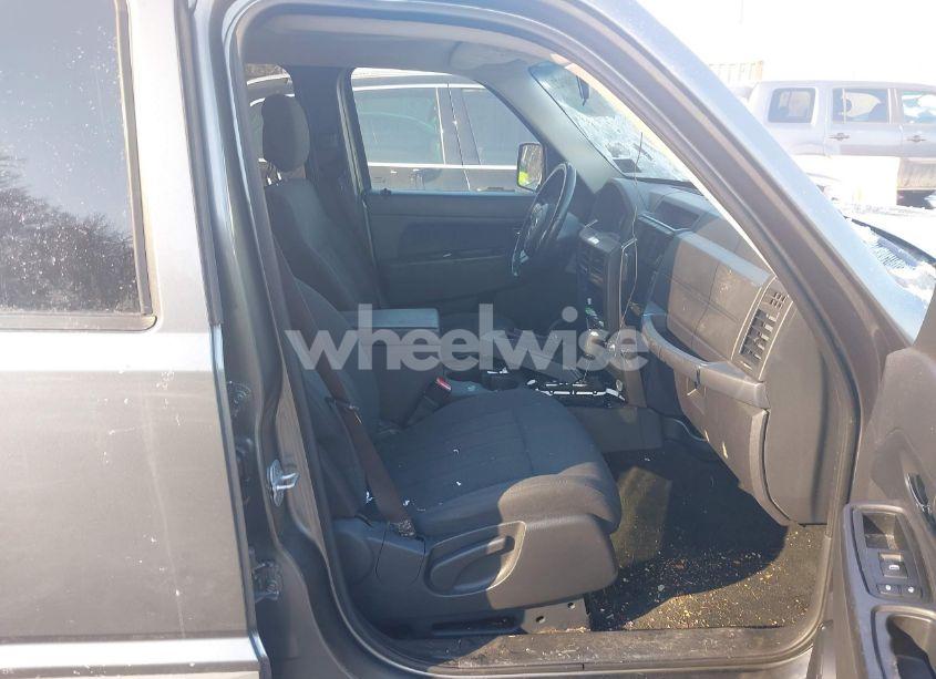 Photo 5 of 2012 Jeep Liberty SPORT (VIN 1C4PJMAK8CW146585)