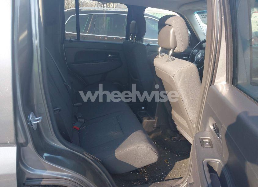 Photo 8 of 2012 Jeep Liberty SPORT (VIN 1C4PJMAK8CW146585)