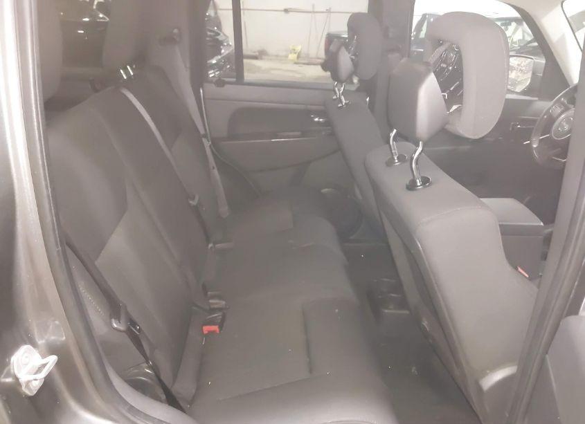 Photo 8 of 2012 Jeep Liberty SPORT (VIN 1C4PJMAKXCW107559)