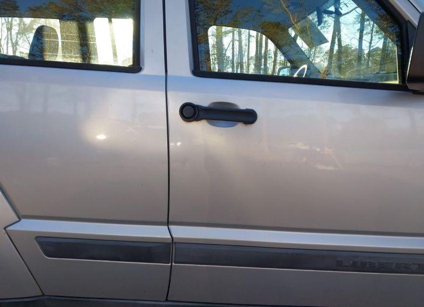 Photo 13 of 2012 Jeep Liberty SPORT (VIN 1C4PJMAKXCW110302)