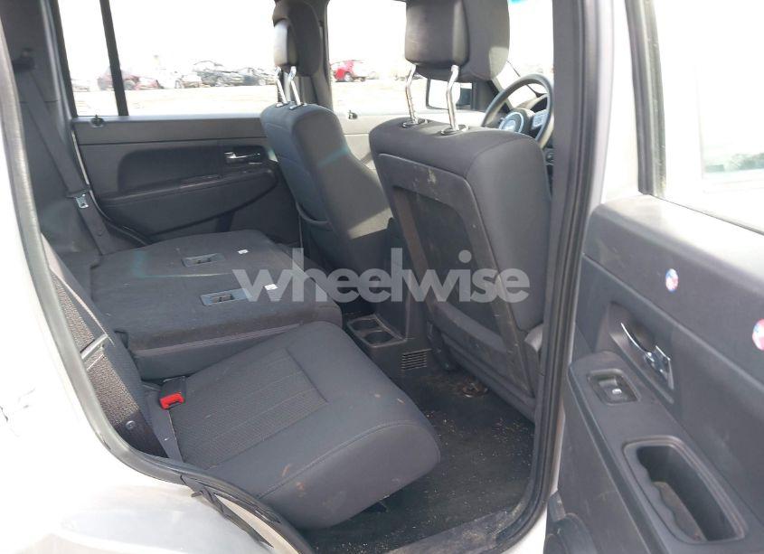 Photo 8 of 2012 Jeep Liberty SPORT (VIN 1C4PJMAKXCW133658)