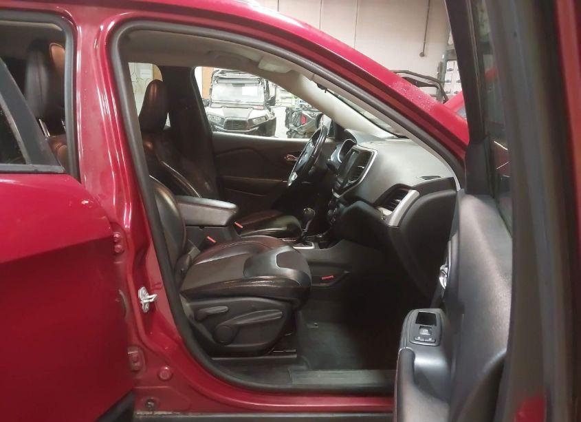 Photo 5 of 2015 Jeep Cherokee TRAILHAWK (VIN 1C4PJMBB0FW512509)