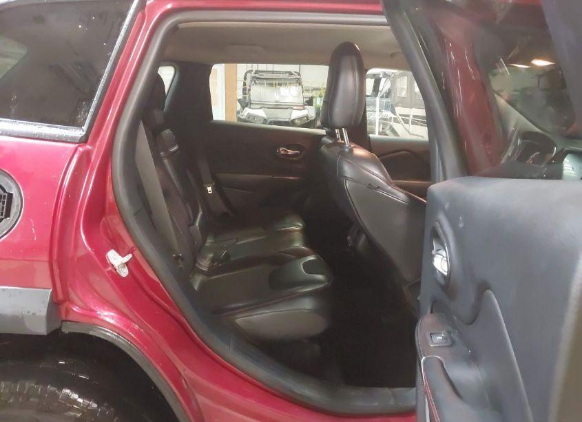 Photo 8 of 2015 Jeep Cherokee TRAILHAWK (VIN 1C4PJMBB0FW512509)