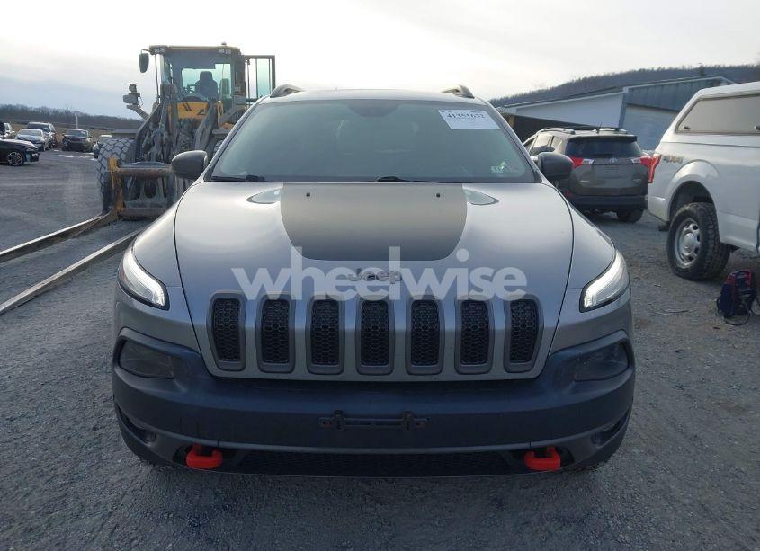 Photo 12 of 2015 Jeep Cherokee TRAILHAWK (VIN 1C4PJMBB1FW570984)