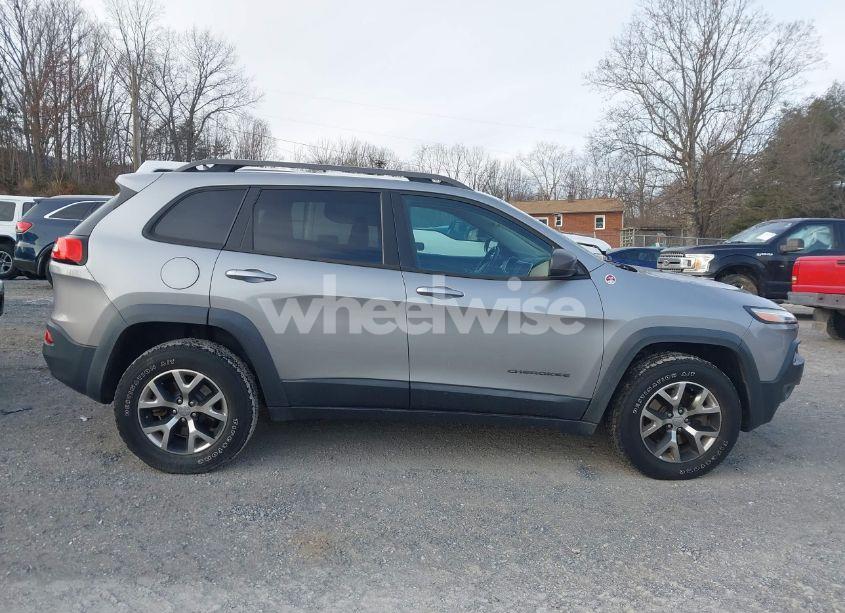 Photo 13 of 2015 Jeep Cherokee TRAILHAWK (VIN 1C4PJMBB1FW570984)