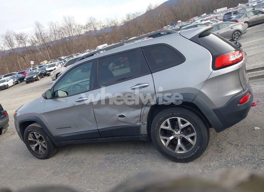 Photo 14 of 2015 Jeep Cherokee TRAILHAWK (VIN 1C4PJMBB1FW570984)