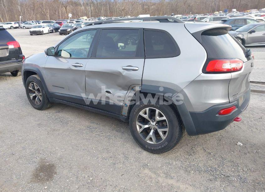 Photo 3 of 2015 Jeep Cherokee TRAILHAWK (VIN 1C4PJMBB1FW570984)