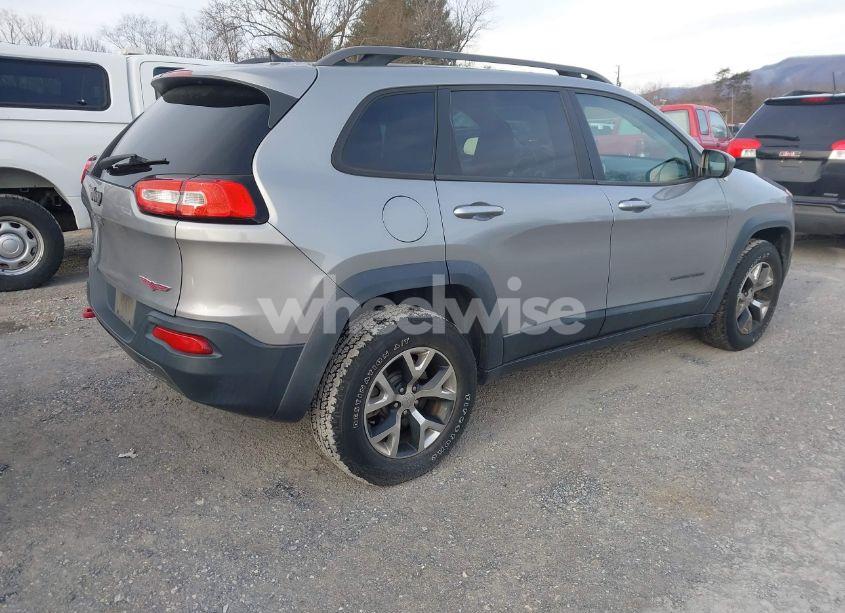 Photo 4 of 2015 Jeep Cherokee TRAILHAWK (VIN 1C4PJMBB1FW570984)
