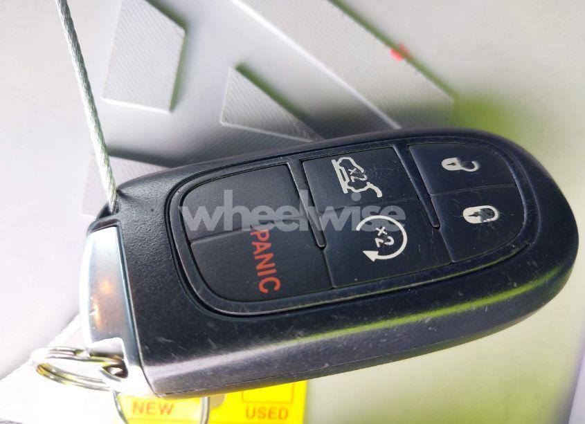 Photo 11 of 2014 Jeep Cherokee (VIN 1C4PJMBB2EW309183)