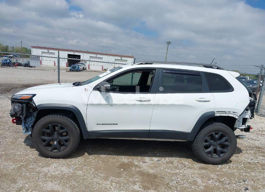 Photo 15 of 2014 Jeep Cherokee (VIN 1C4PJMBB2EW309183)