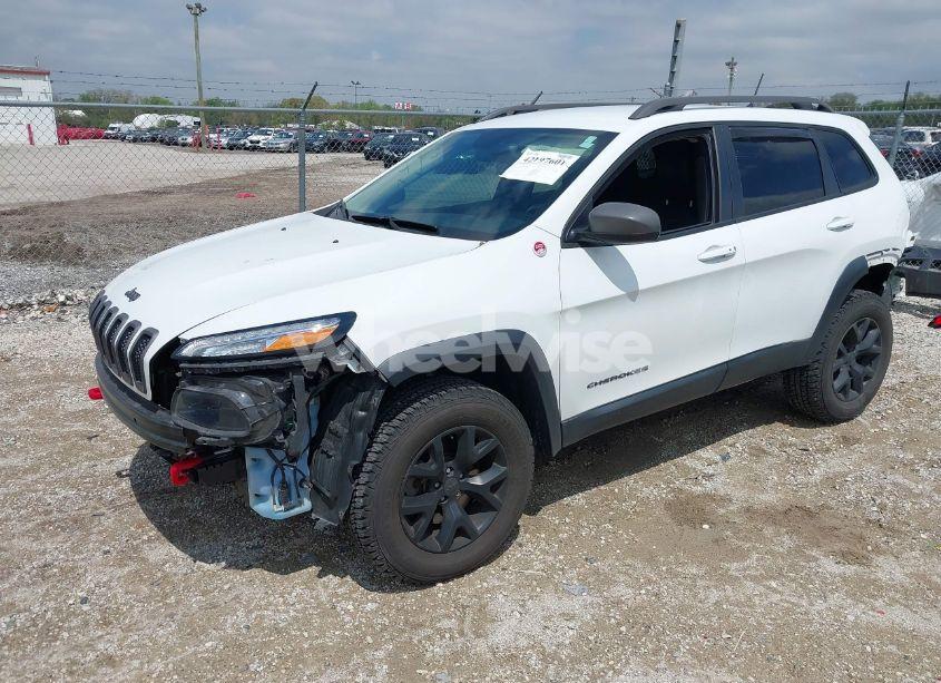 Photo 2 of 2014 Jeep Cherokee (VIN 1C4PJMBB2EW309183)