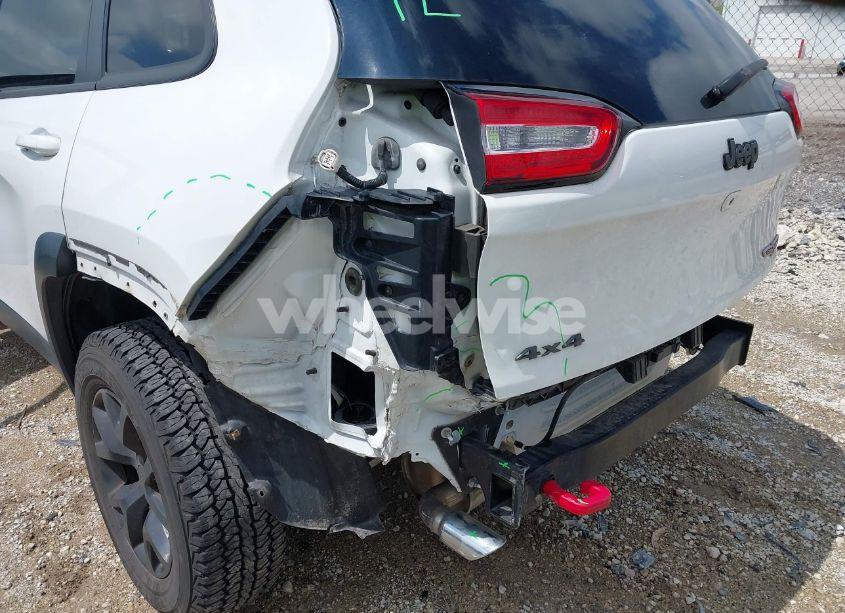 Photo 6 of 2014 Jeep Cherokee (VIN 1C4PJMBB2EW309183)