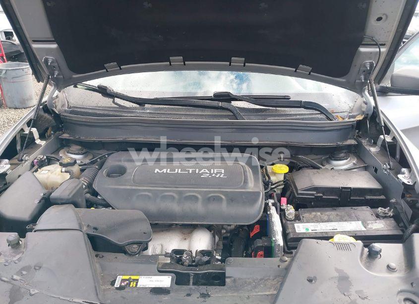 Photo 10 of 2015 Jeep Cherokee TRAILHAWK (VIN 1C4PJMBB2FW635695)