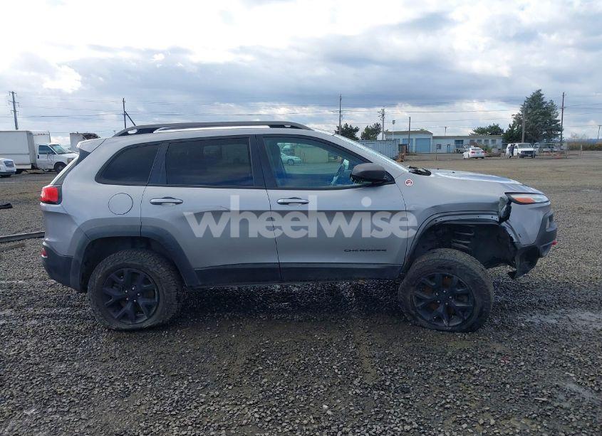 Photo 14 of 2015 Jeep Cherokee TRAILHAWK (VIN 1C4PJMBB2FW635695)