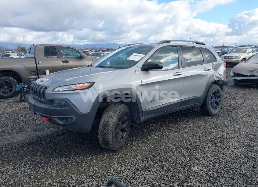 Photo 2 of 2015 Jeep Cherokee TRAILHAWK (VIN 1C4PJMBB2FW635695)